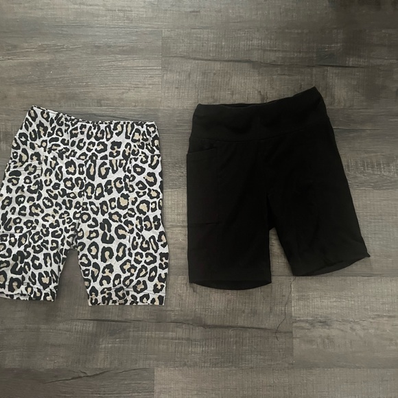 Women’s shorts - Picture 2 of 6